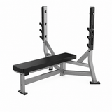 Apollon Fitness Olympic Flat Bench – profesionalna ravna klupa za bench press sa integrisanim stalkom za olimpijsku šipku.
